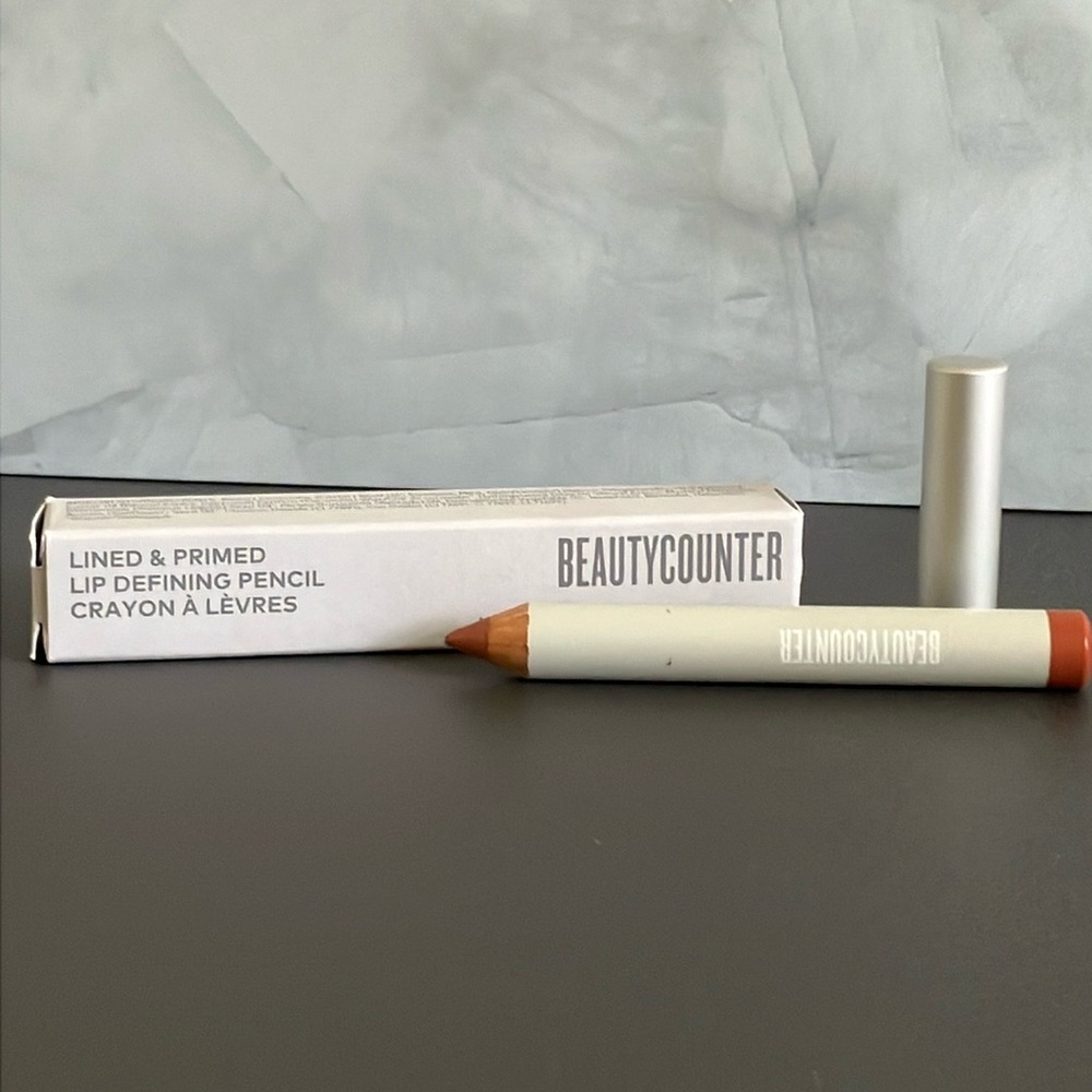 Beautycounter Lined & Primed Lip Defining Pencil Color-Golden Honey